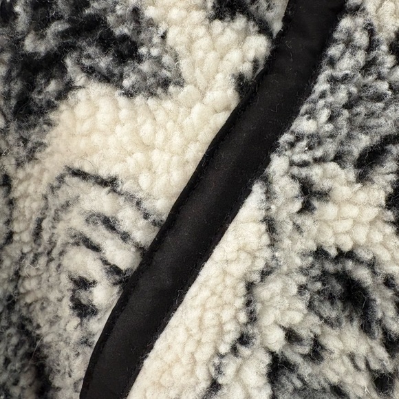 Vici Oversized Black & Cream Paisley Sherpa 1/2 Zip Up Pullover Size Large - Picture 5 of 8